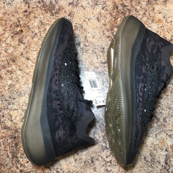 Yeezy 380 Onyx - Picture 3 of 4